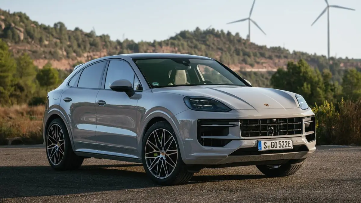 2025_porsche_cayenne-coupe_4dr-suv_s-e-hybrid_